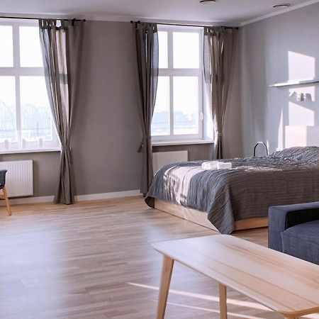 Modern Apartment In Old Riga With A River View Zewnętrze zdjęcie