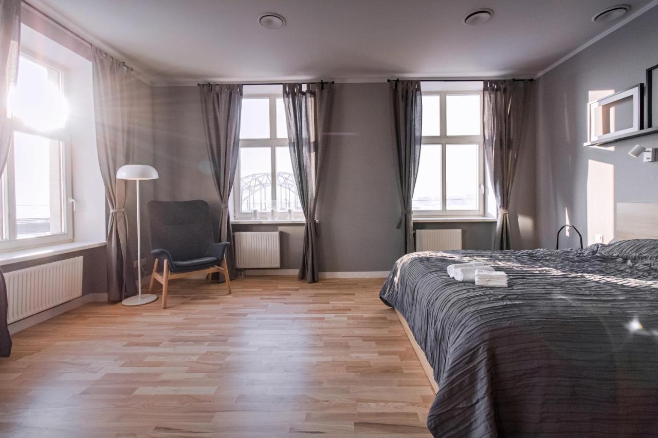Modern Apartment In Old Riga With A River View Zewnętrze zdjęcie